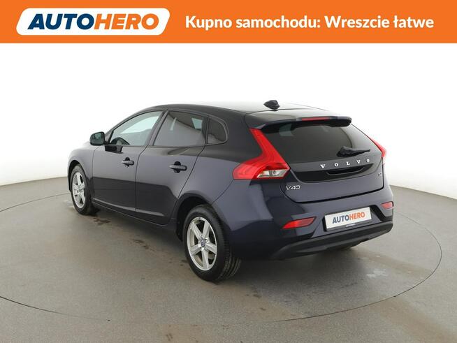 Volvo V40 niski przebieg navi grzane fotele PDC tempomat ksenon Warszawa - zdjęcie 4