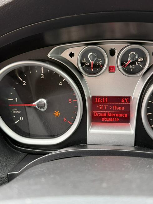 Ford Kuga 12r. 2.0 TDCI 4x4 klimatronik serwisowany z Niemiec Konradów - zdjęcie 11