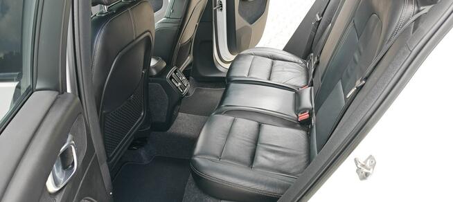Volvo XC 40 1,5 Benzyna 130KM T2 Full Led Navi Pdc Full Opcja Płock - zdjęcie 9