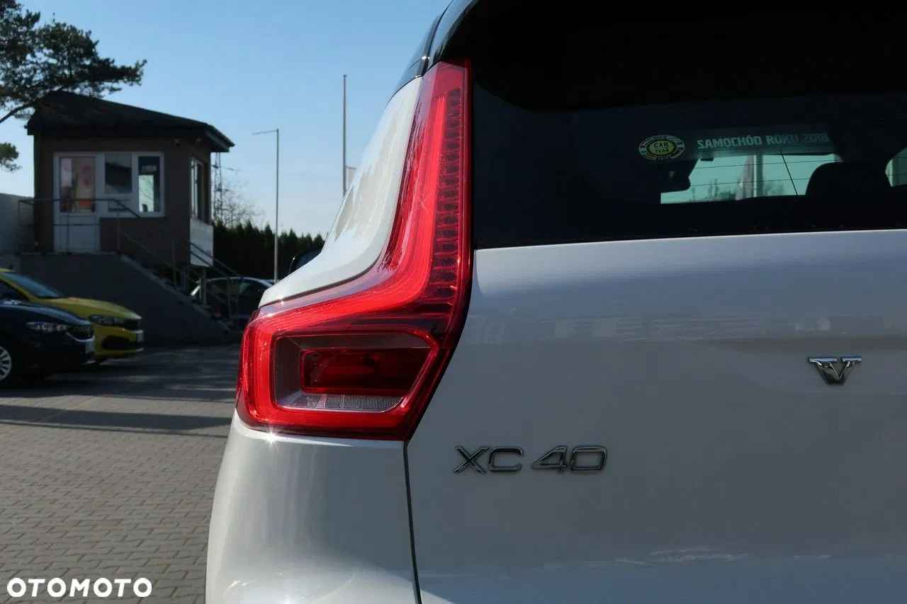 Volvo XC 40 2018 · 62 010 km · 1 969 cm3 · Diesel Tychy - zdjęcie 5