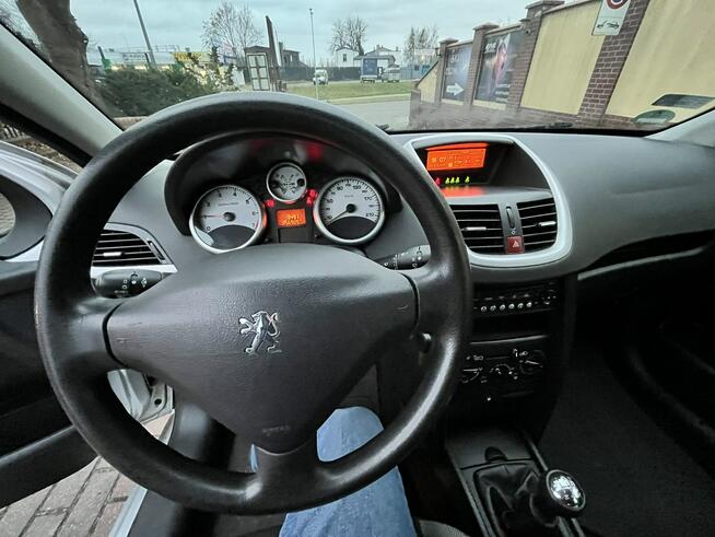 Peugeot 207 1.4 benzyna niski przebieg klimatyzacja Słupsk - zdjęcie 10