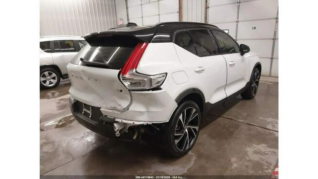 Volvo XC 40 AWD / bogata wersja / niski przebieg Warszawa - zdjęcie 9