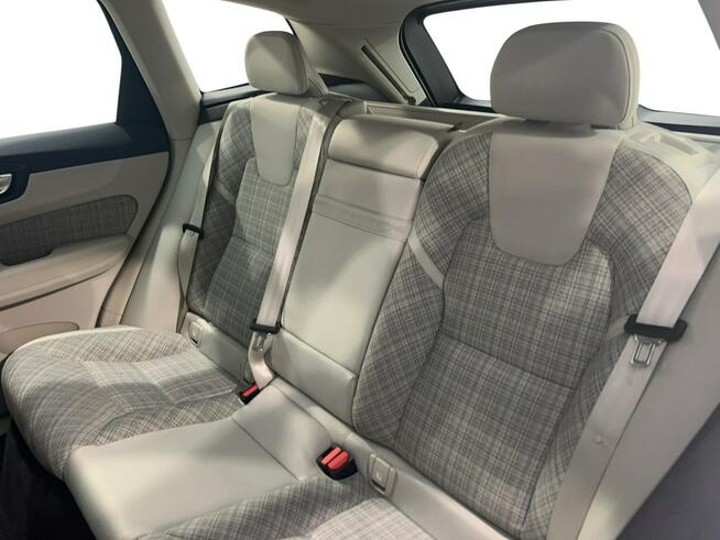 Volvo XC60 B Core aut Kombi Warszawa - zdjęcie 12