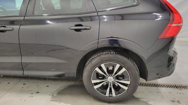 Volvo XC 60 B4 D AWD Momentum Pro aut Grójec - zdjęcie 9