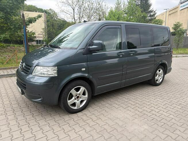 Volkswagen Multivan 7 osób Stan bdb stolik fotele kapitańskie hak Kraków - zdjęcie 3