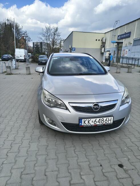 Opel Astra J 1.4 turbo Sports Tourer kombi Rok 2012 19500zł Kraków - zdjęcie 2