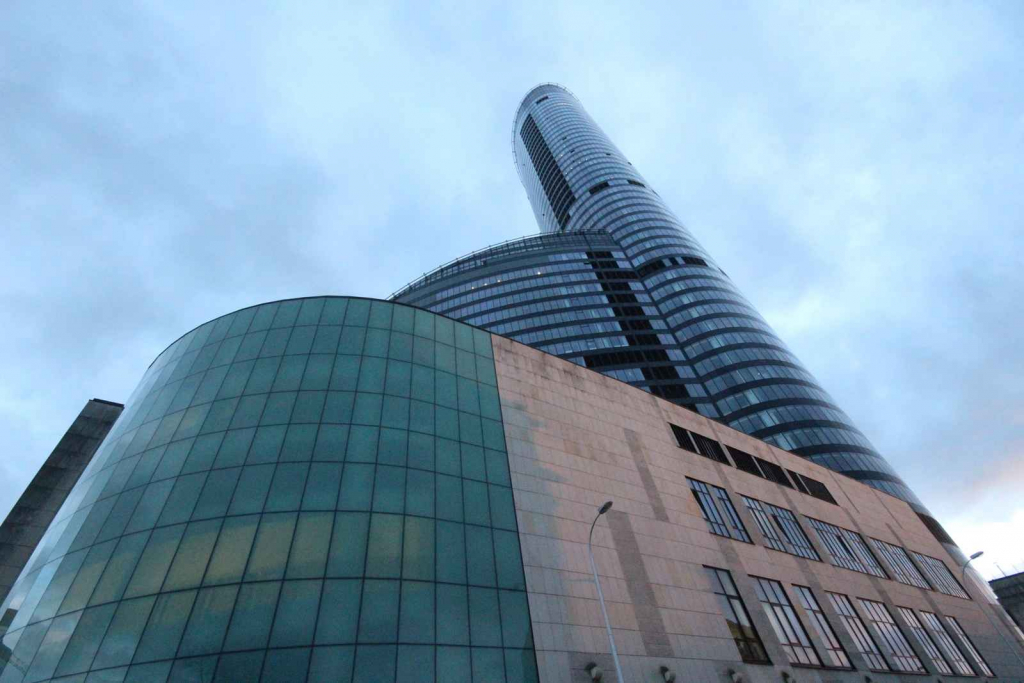 3pok, 106met, Sky Tower KOMÓRKA / GARAŻ / WINDA / 2013 (Wrocław) Krzyki - zdjęcie 1