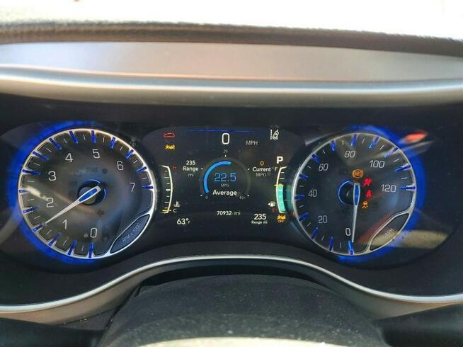 Chrysler Pacifica / Bogata wersja / automat / niski przebieg Warszawa - zdjęcie 9