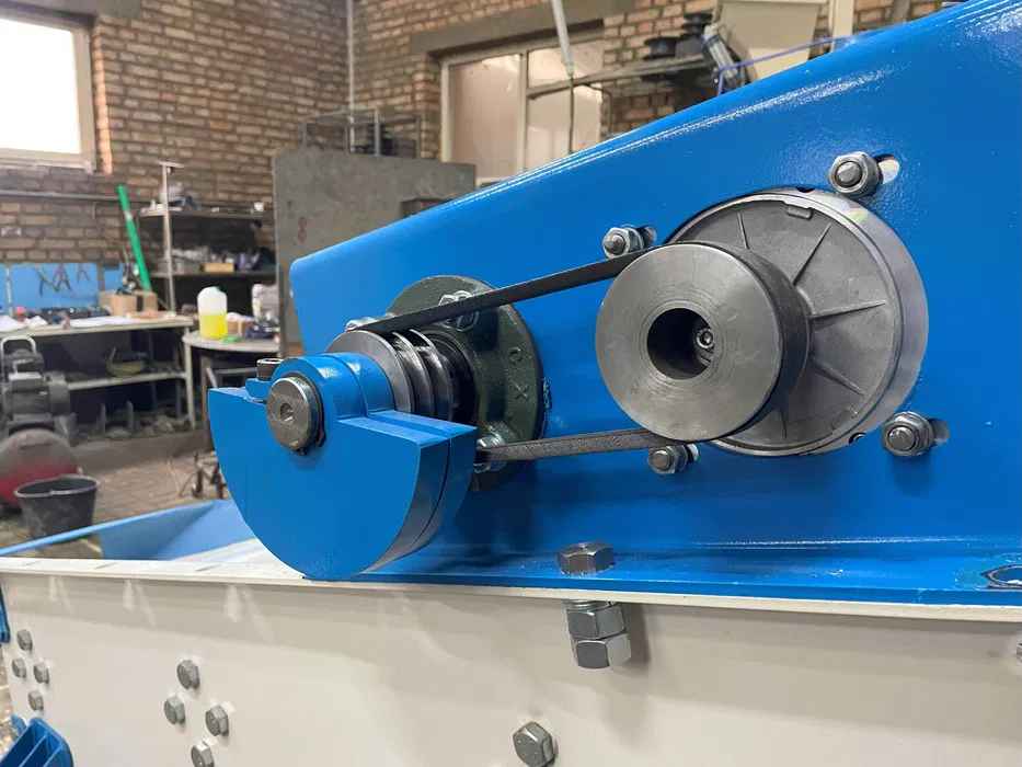 Przesiewacz wibracyjny GV-500 z przenośnikiem taśmowym Bytom - zdjęcie 7