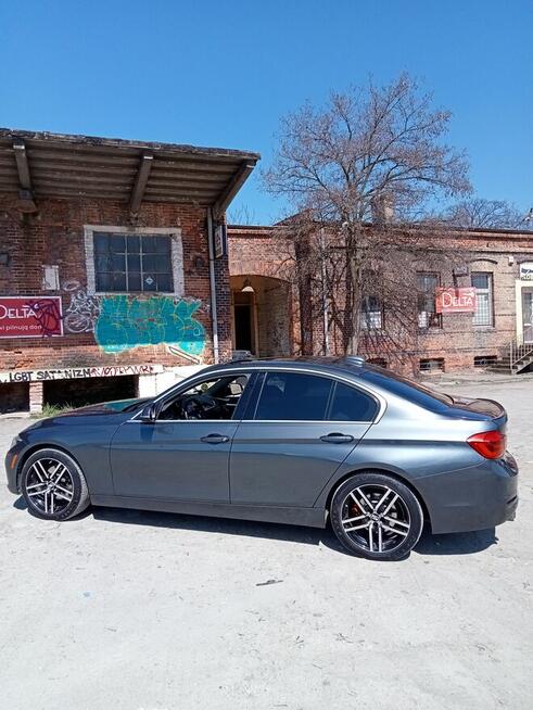 Sprzedam BMW 330i xdrive Krzyki - zdjęcie 3