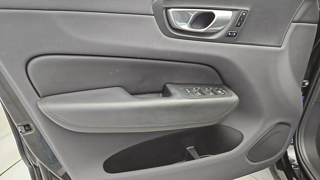 Volvo XC 60 B4 B Plus Bright aut ! Z Polskiego Salonu ! Faktura VAT ! Warszawa - zdjęcie 10