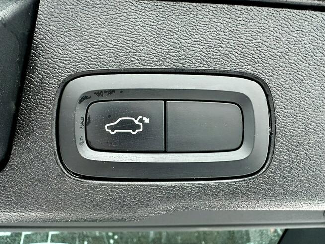 Volvo XC 60 D4 R-Design aut, Salon PL! 1 właściciel! FV! Pęcice - zdjęcie 11