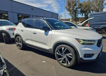Volvo XC 40 R-Design / AWD / T5 / niski przebieg