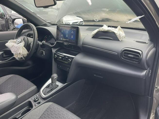 Toyota Yaris Cross AWD Automat Hybryda Kamera Podgrzewanie  116KM Gliwice - zdjęcie 12