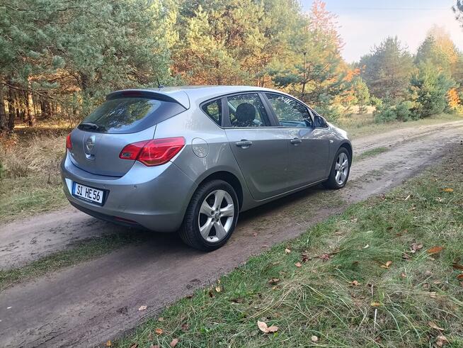 Opel Astra J 1.6 Benzyna 115km Hatchback Klima Alu z Niemiec Kłobuck - zdjęcie 3