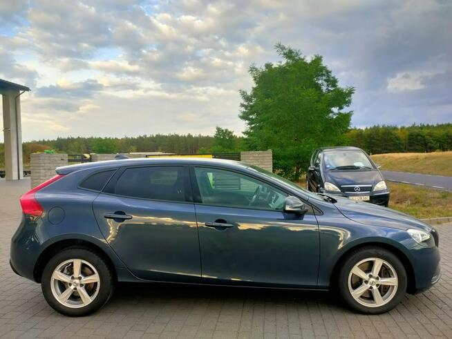 Volvo V40 2.0 D2 Momentum Automat  Klimatyzacja PDC Nawigacja Burzenin - zdjęcie 6