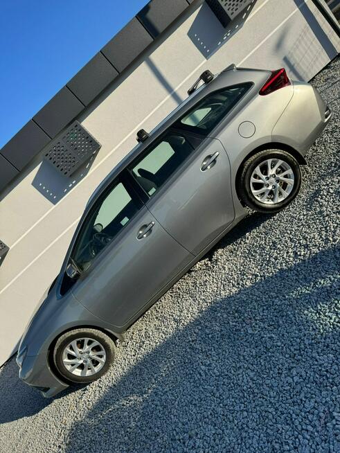 Toyota Auris Hybrid 135 Premium Miękinia - zdjęcie 5