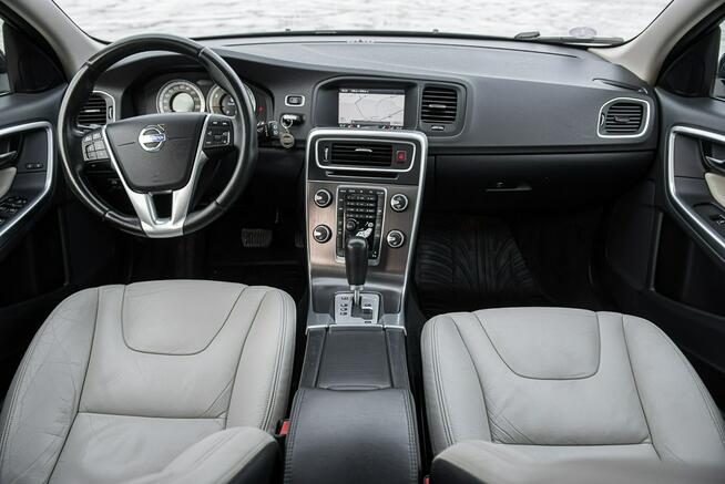 Volvo V60 1.6T 180KM Summum ! Full Opcja Super Stan ! Opłacone ! Zwoleń - zdjęcie 5