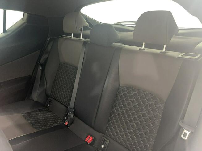 Toyota C-HR 2.0 Hybrid Executive Warszawa - zdjęcie 12