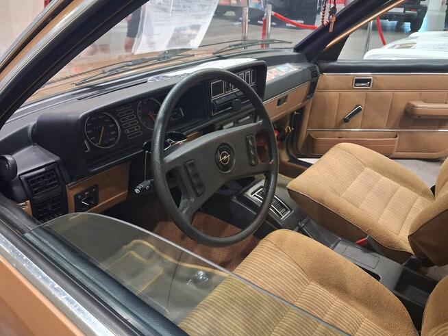 Opel Rekord 1979rok Łódź - zdjęcie 8