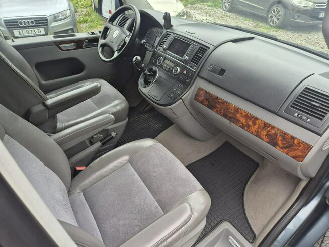 Volkswagen Multivan 7 osób Stan bdb stolik fotele kapitańskie hak Kraków - zdjęcie 10