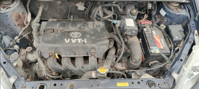 Syndyk sprzeda samochód osobowy TOYOTA YARIS 2002 Gdańsk - zdjęcie 9