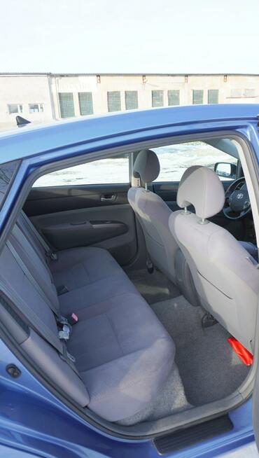Toyota Prius Mirsk - zdjęcie 11