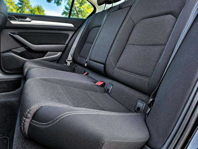 Volkswagen Passat Sadlno - zdjęcie 12