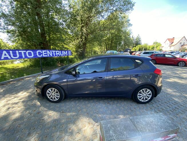Kia Cee'd benzyna I rej. 2017 przebieg 57500 km Kobylnica - zdjęcie 2
