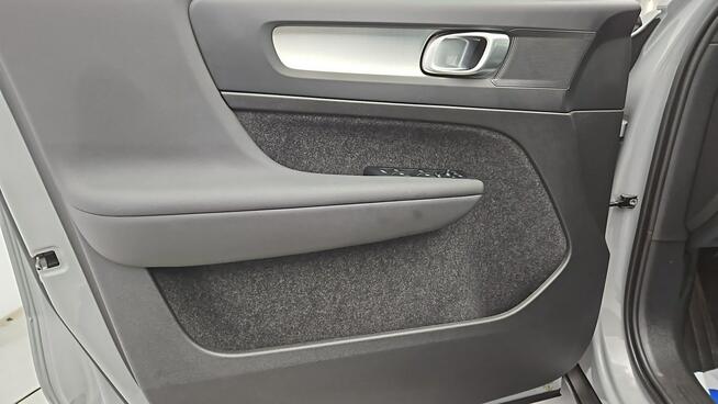 Volvo XC 40 T2 Core aut ! Z Polskiego Salonu ! Faktura Vat ! Warszawa - zdjęcie 10