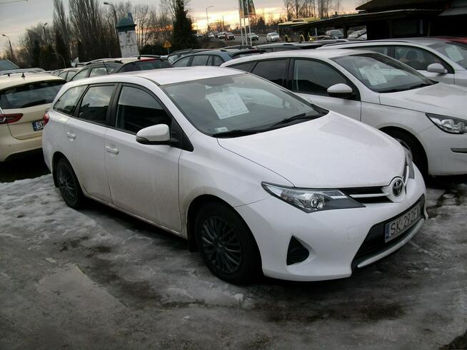 Toyota Auris 1.4/ 90 KM/ Katowice - zdjęcie 1