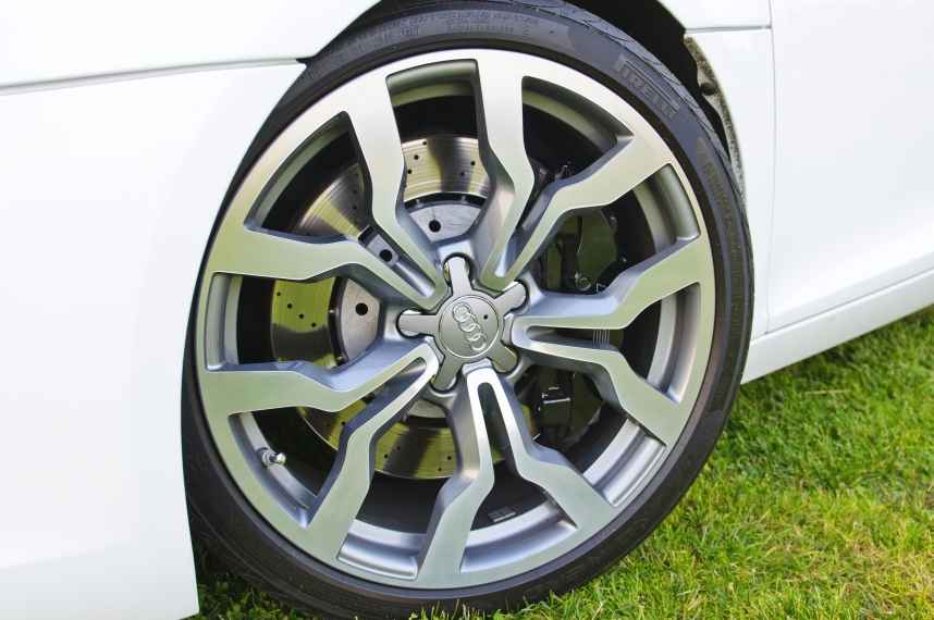 sprzedam  audi r8 stan bdb  serdecznie zapraszamy Katowice - zdjęcie 4