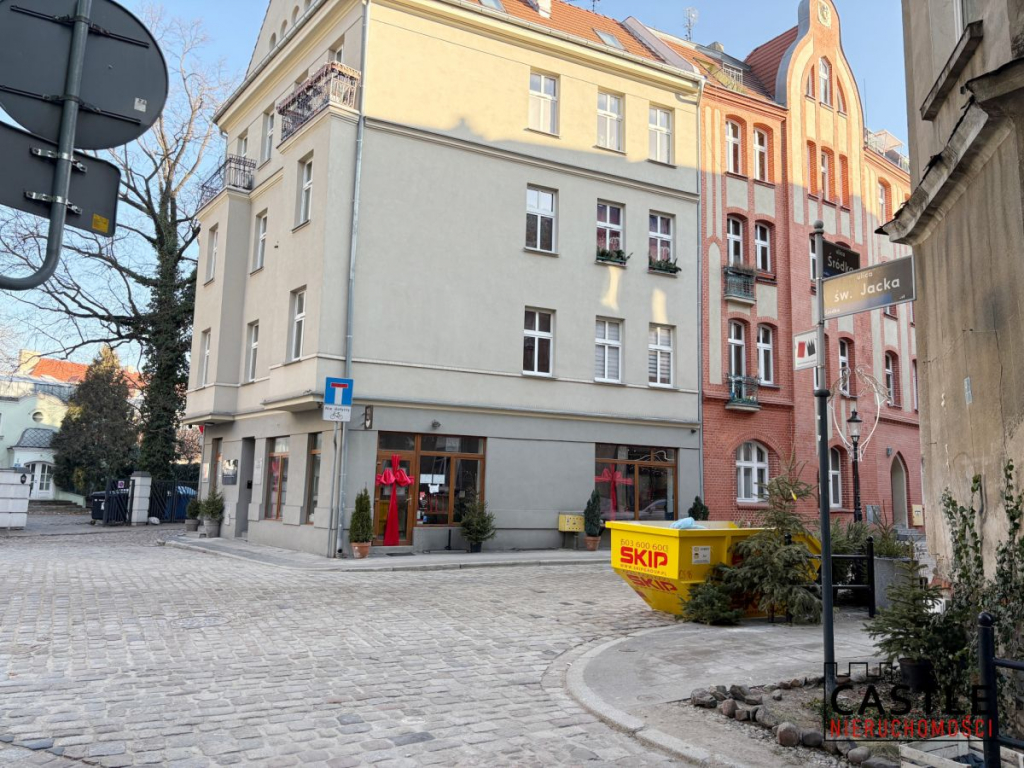 Jasna kawalerka z balkonami na klimatycznej Śródce Poznań - zdjęcie 11