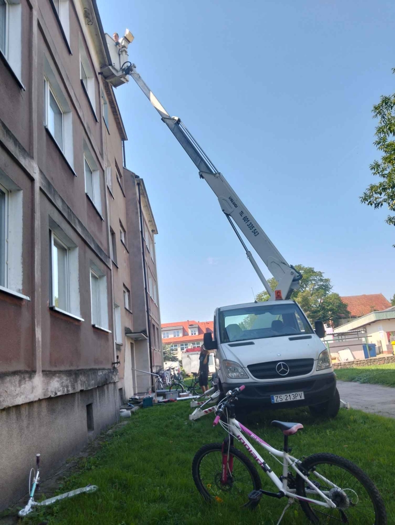Usługa  podnosnikiem koszowym Szczecin - zdjęcie 2