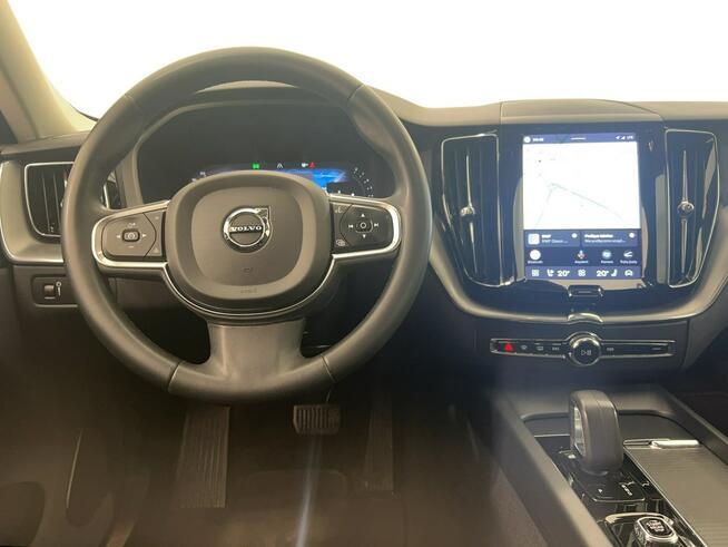 Volvo XC 60 B4 B Momentum Pro Warszawa - zdjęcie 9