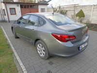 Opel Astra 1.6 115KM 89860 km Czarna - zdjęcie 2