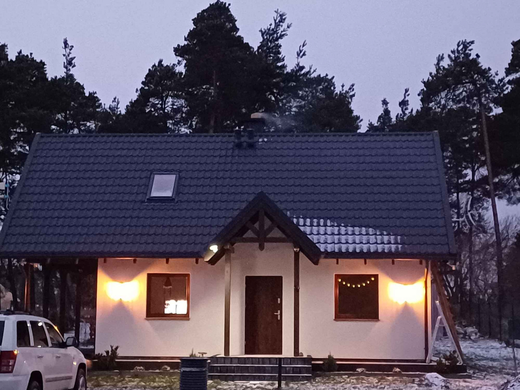 Dom Demlin nad jeziorem przy lesie Demlin - zdjęcie 1