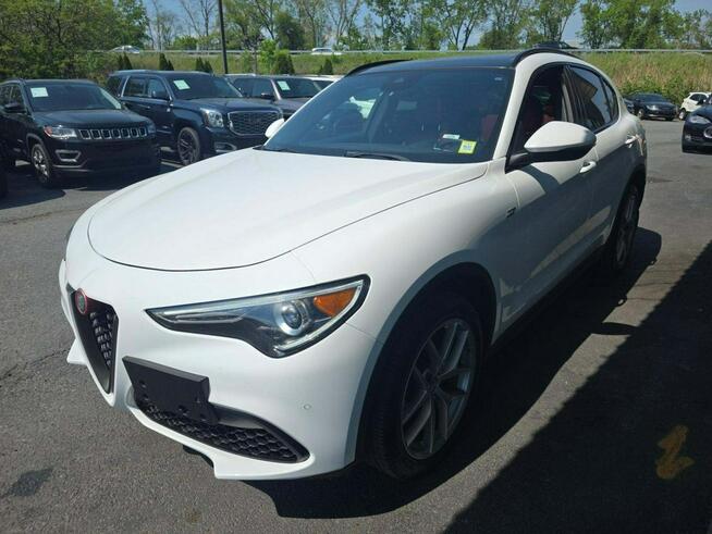 Alfa Romeo Stelvio AWD / Ti Sport / mała szkoda Wrocław - zdjęcie 2