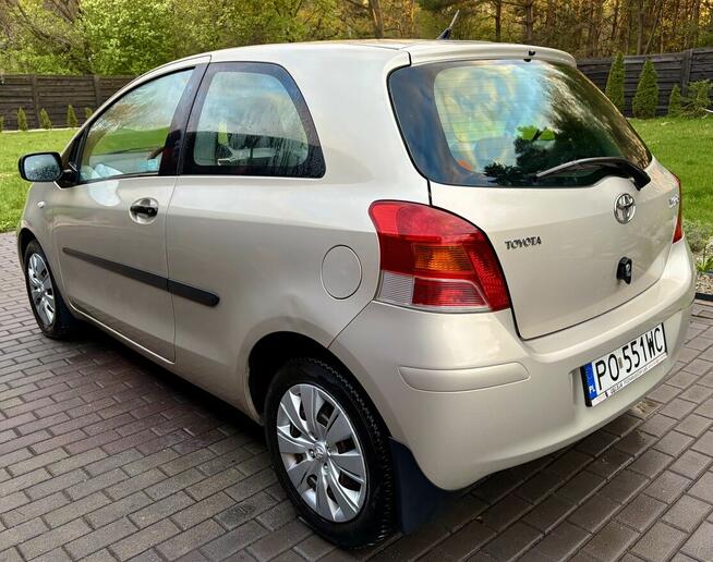 Toyota Yaris 1.3 Salon Serwis ASO - niski przebieg Bezwypadk Legionowo - zdjęcie 4