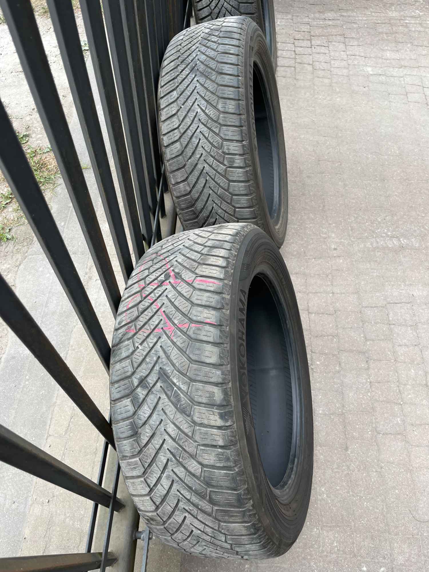 Sprzedam 4 opony zimowe YOKOHAMA BlueEarth Winter V906 - 215/55R17 Białołęka - zdjęcie 5