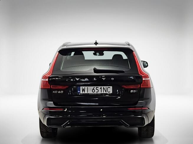 Volvo XC 60 AWD Plus Dark aut ! Z Polskiego Salonu ! Faktura VAT ! Warszawa - zdjęcie 4