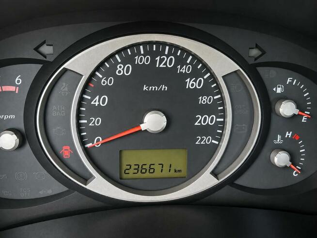 Śliczny.Zadbany.Huynday.Tucson.2005r.2.0.CRDI.4x4.230Tys.Prz Zduńska Wola - zdjęcie 11