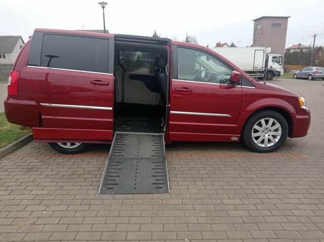 Chrysler Town Country do przewozu niepełnosprawnych na wózku Bielsk Podlaski - zdjęcie 3