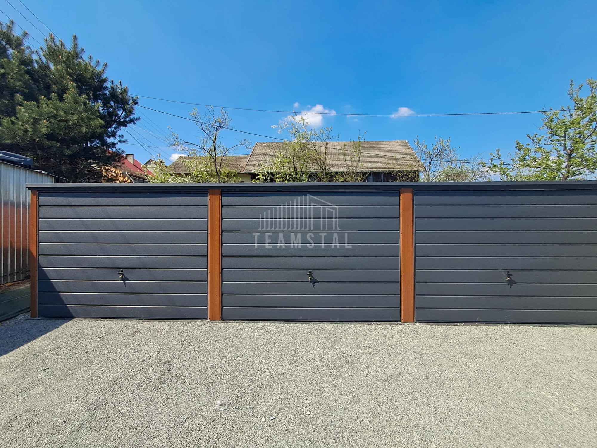 Garaż blaszany 9x5m 3x brama drewnopodobny dach TS1073 Zamość - zdjęcie 2