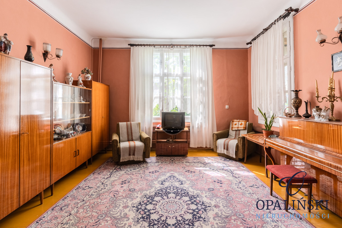 Niezwykły drewniany dom z amfiladą z XX wieku Opatów - zdjęcie 12