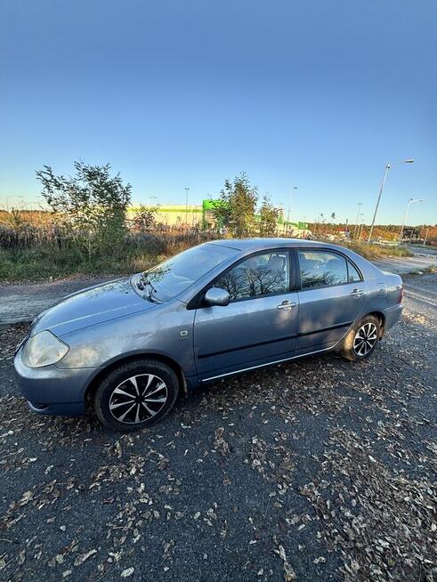 Toyota Corolla 2002 1.4 sedan Zielona Góra - zdjęcie 1