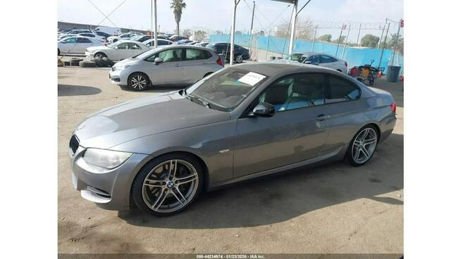 BMW Seria 3 / Wersja IS / M-Pakiet / niski przebieg / Tarnów - zdjęcie 3