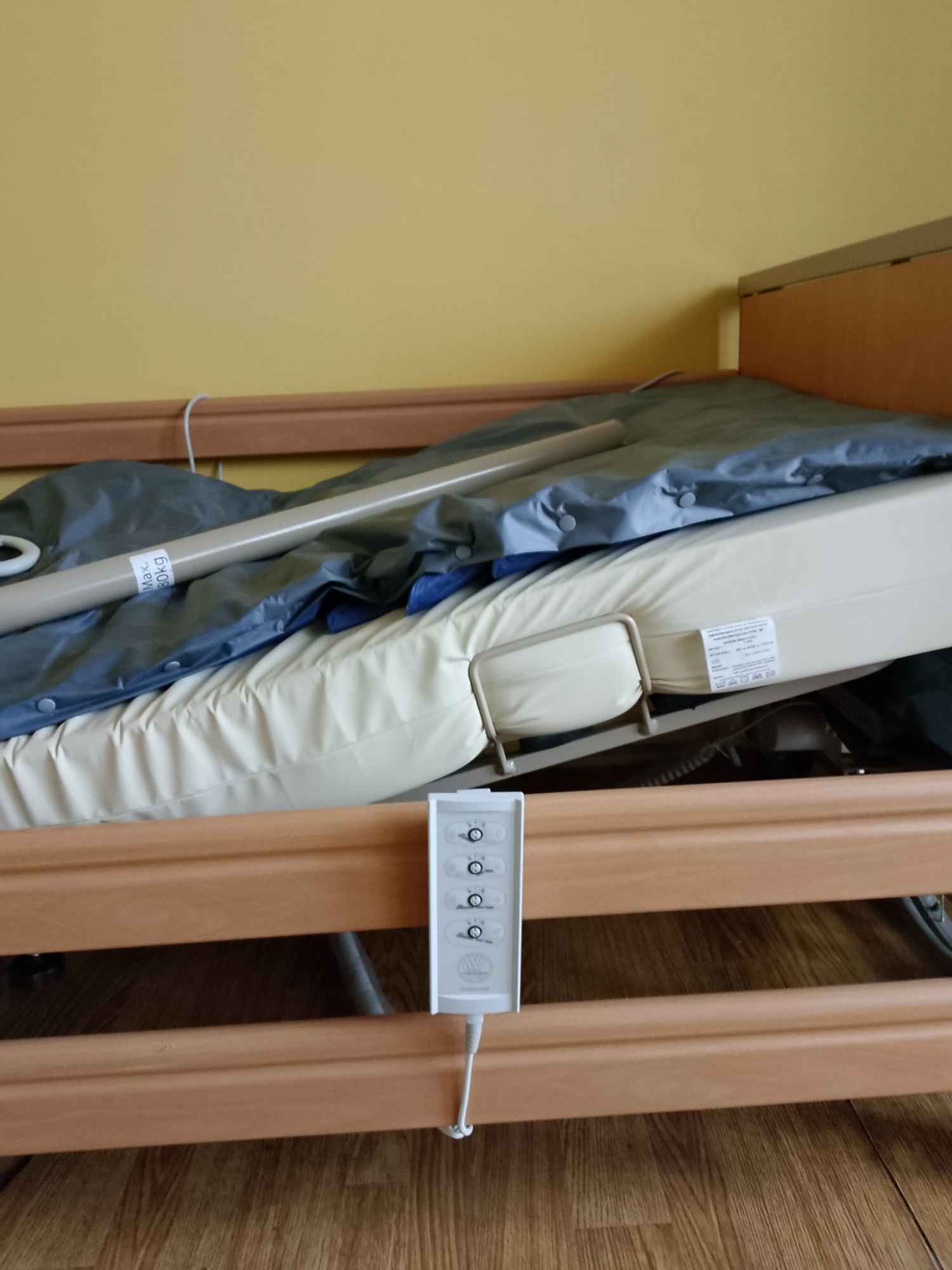 Łóżko ortopedyczne z materacem antyodljeżynowym Kielce - zdjęcie 2