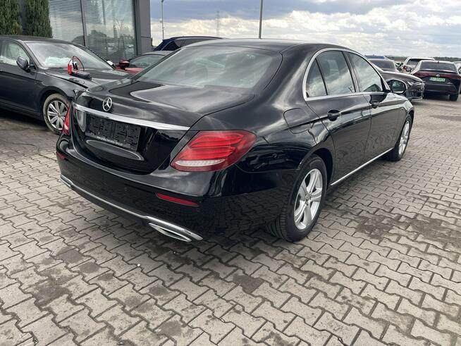 Mercedes E 220 Automat Kamery360 Podgrzewanie Skóra Virtual cockpit Gliwice - zdjęcie 2