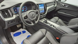 Volvo XC 60 AWD Plus Dark aut ! Z Polskiego Salonu ! Faktura VAT ! Warszawa - zdjęcie 9